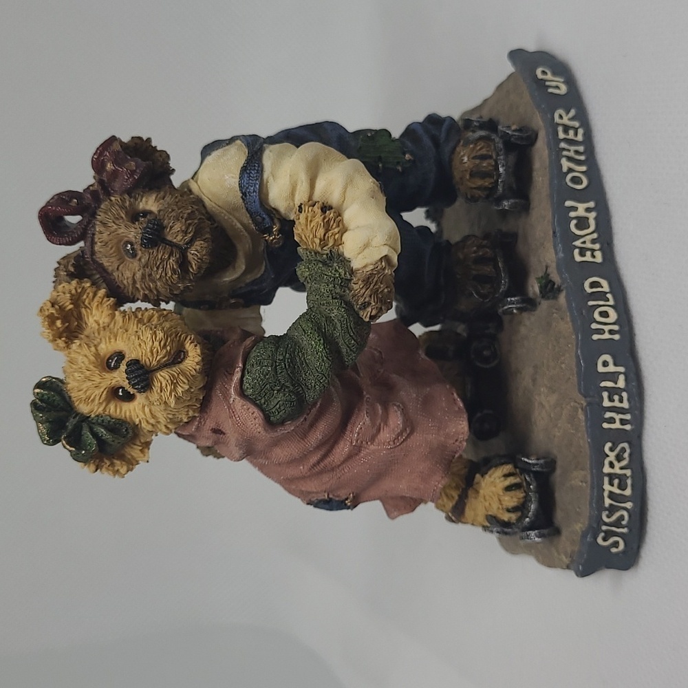 Boyds Bears Sisters Figurine in Pink and Green